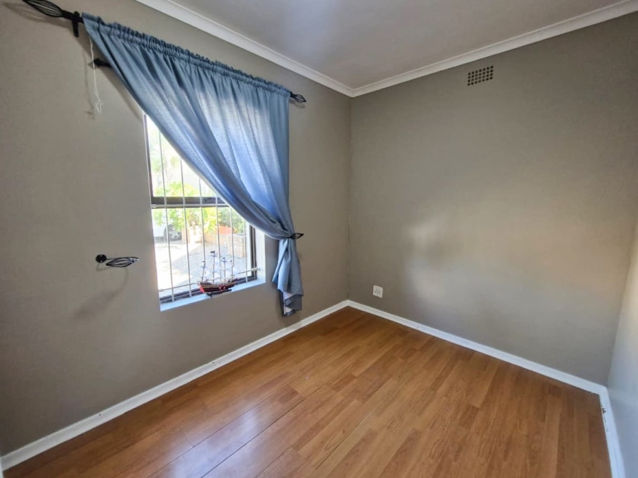 2 Bedroom Property for Sale in Protea Village Western Cape